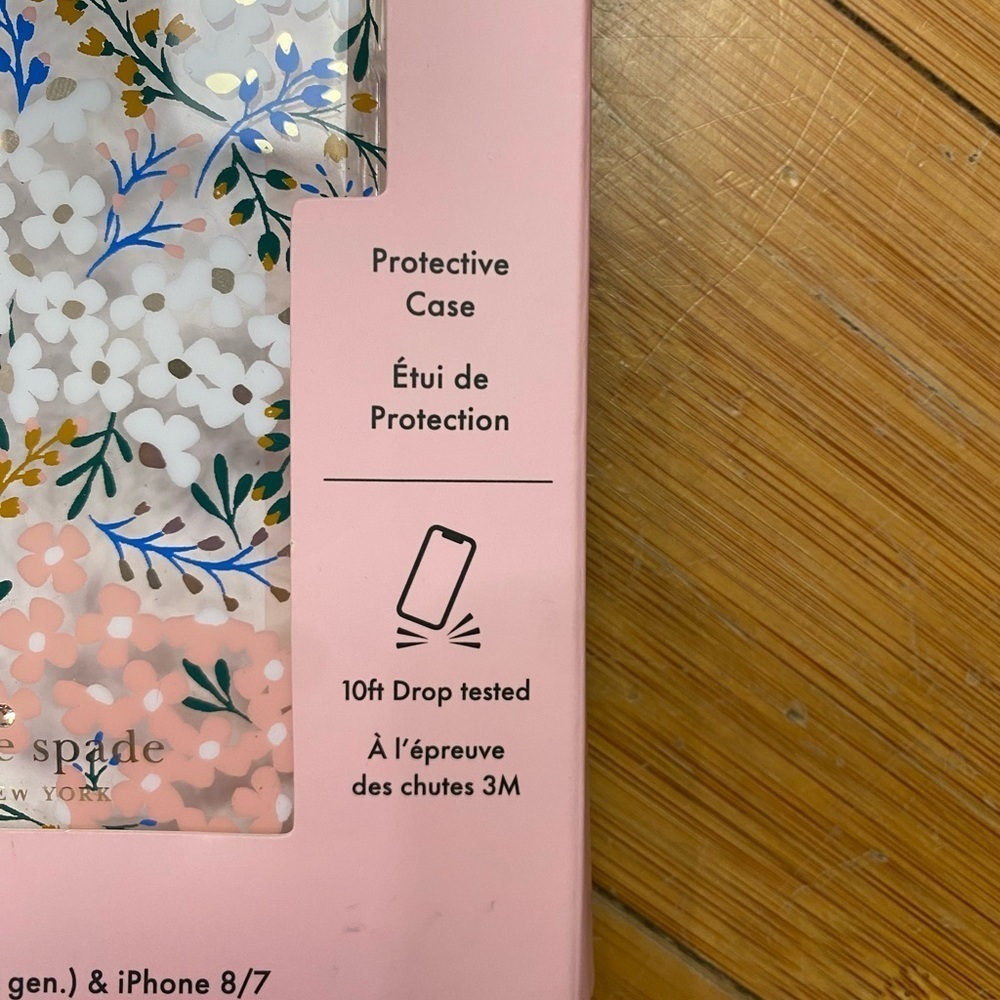 Kate Spade New York Protective Hardshell Case designed for iPhone SE - Picture 3 of 7